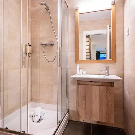 Sweett - Carrer Girona Apartment